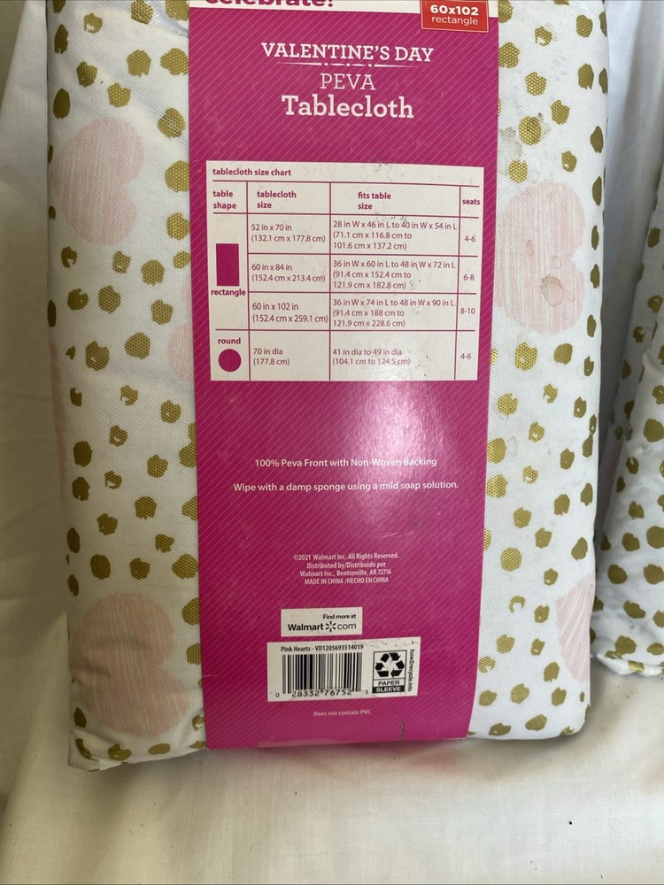 NWT Valentines Day Peca Table Cloth