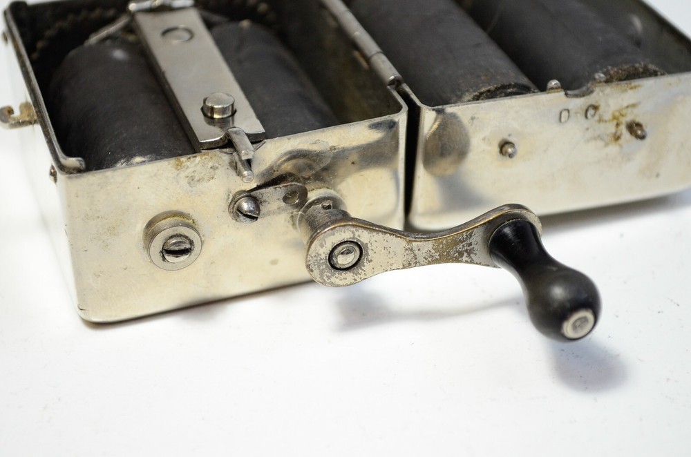 BROKEN Rollfix Mond Extra German Mechanical Razor Blade Sharpener Machine Vtg