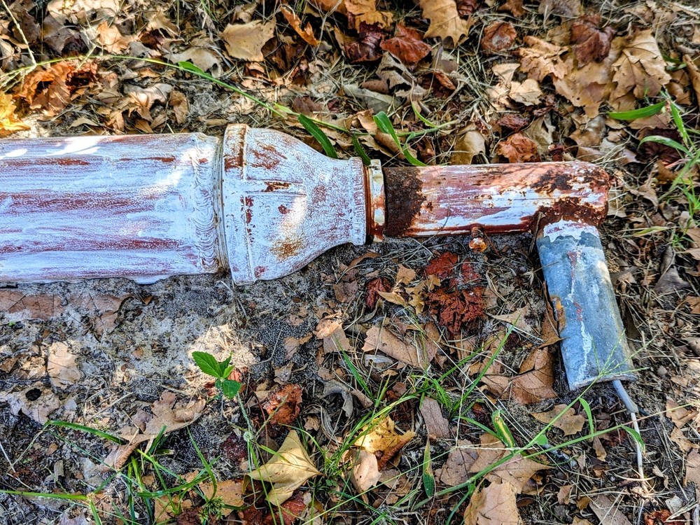 🚏22' ANTIQUE CAST IRON FLUTED LAMP POST, UNIQUE BASE WITH OPEN/CLOSE FEATURE!🚏