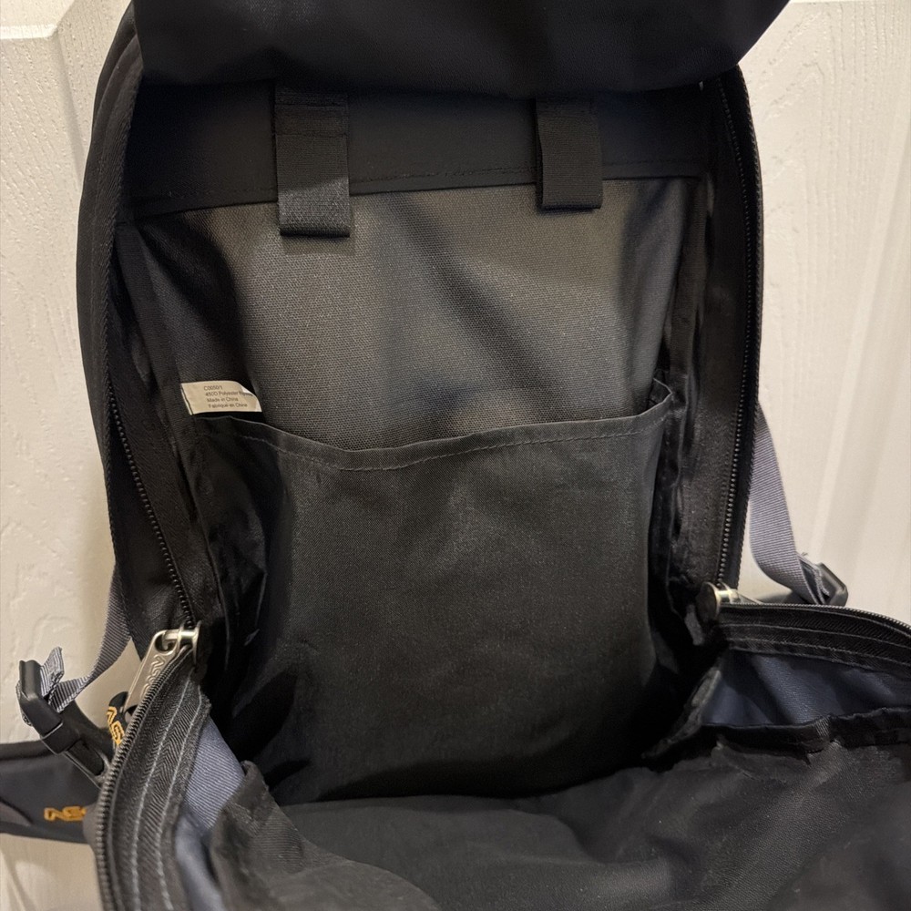 Asolo Backpack Daypack Ventilator Waist Strap Pockets Zip Pockets Storage Hiking