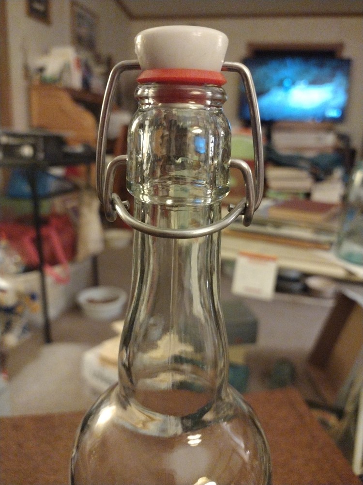 Plain Glass Wine Bottle With Wire Bail Cap