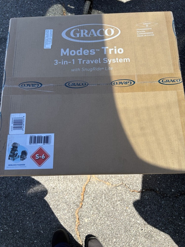 Graco® Modes™ Trio Travel System, Hemlock, Black