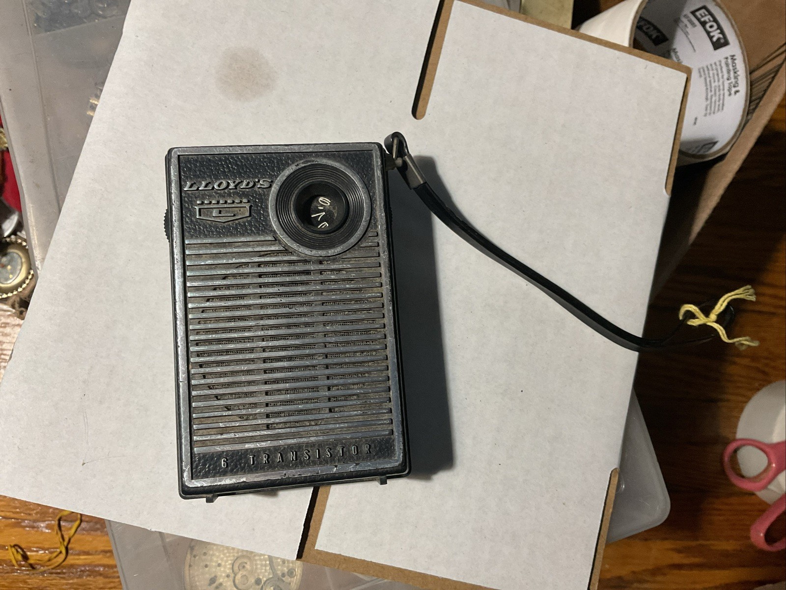 LLYODS SOLID STATE 6 TRANSISTOR RADIO