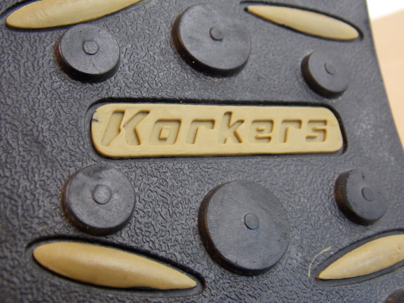 Korkers Rocktrax Plus Medium cleated overshoes fishing etc