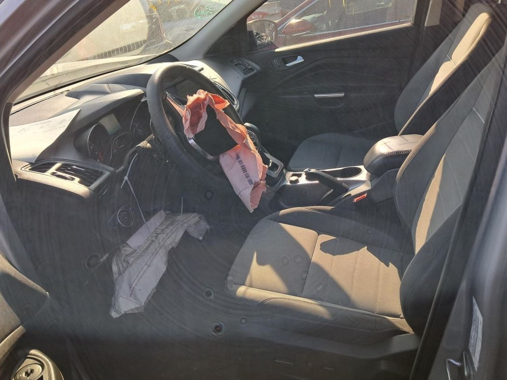 ESCAPE 2014 Glove Box 4789069