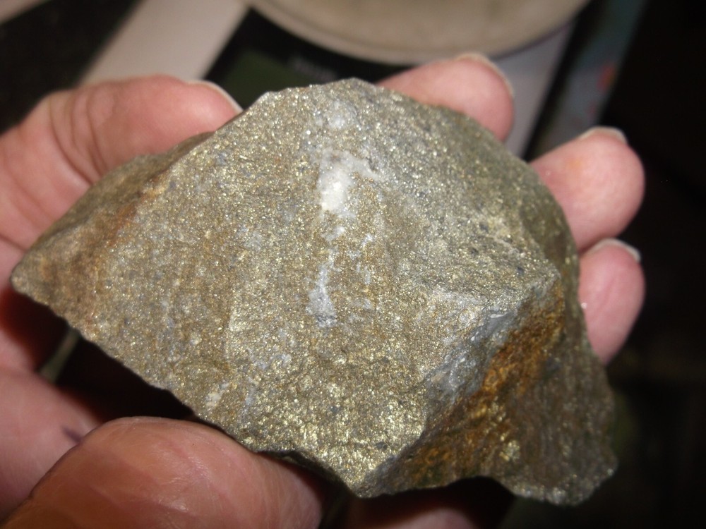 gold silver copper ore, 237 grams samples ,ore high grade .