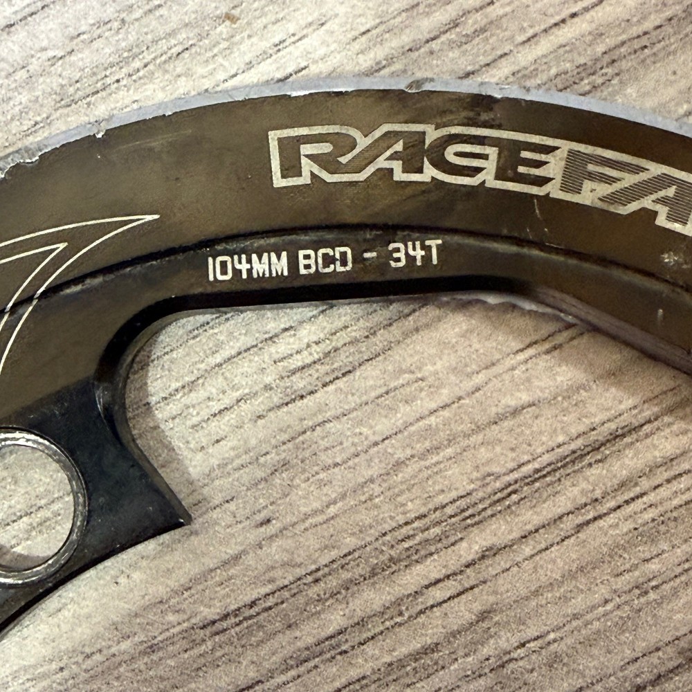 Race Face Bash Guard 34 Tooth 4 Bolt 104 BCD Black Alloy