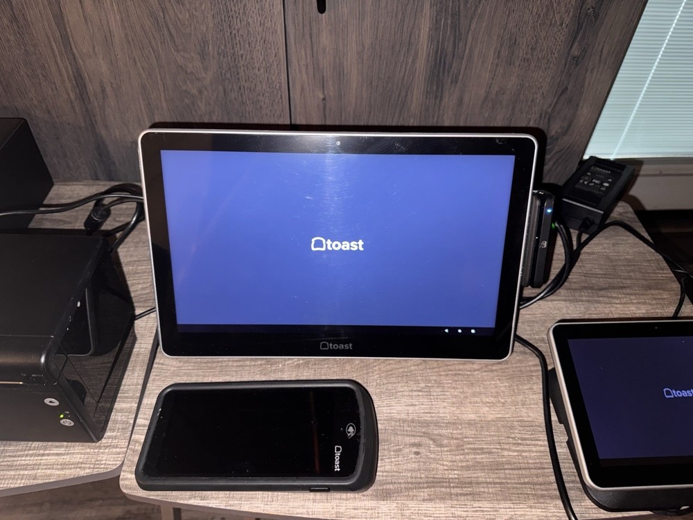 Toast Flex TT200 POS System Touch Screen Printer, card reader, Cashbox, & Cables