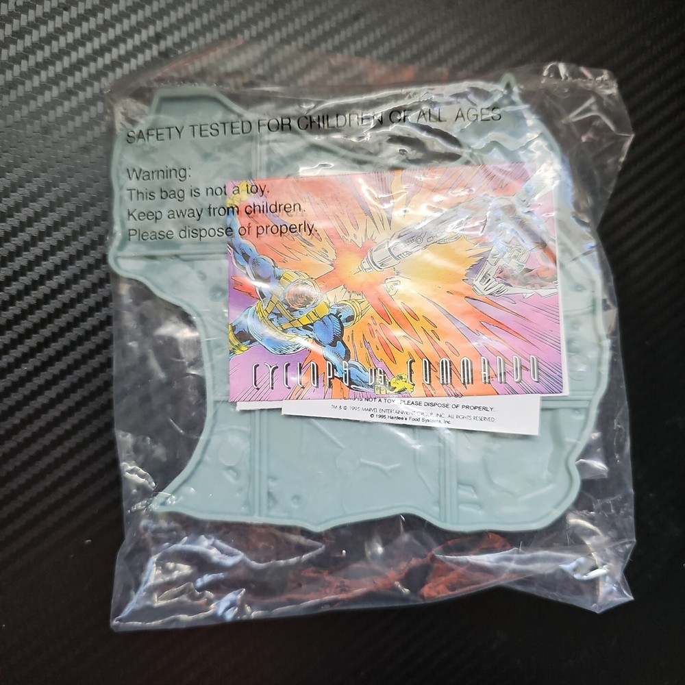 VTG 1995 Cyclops VS Commando Action Figures Marvel Comics Trading Card Hardees