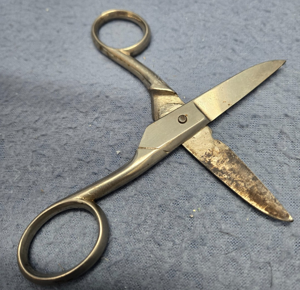UFEDGE Vintage Scissors 5.25” Italy
