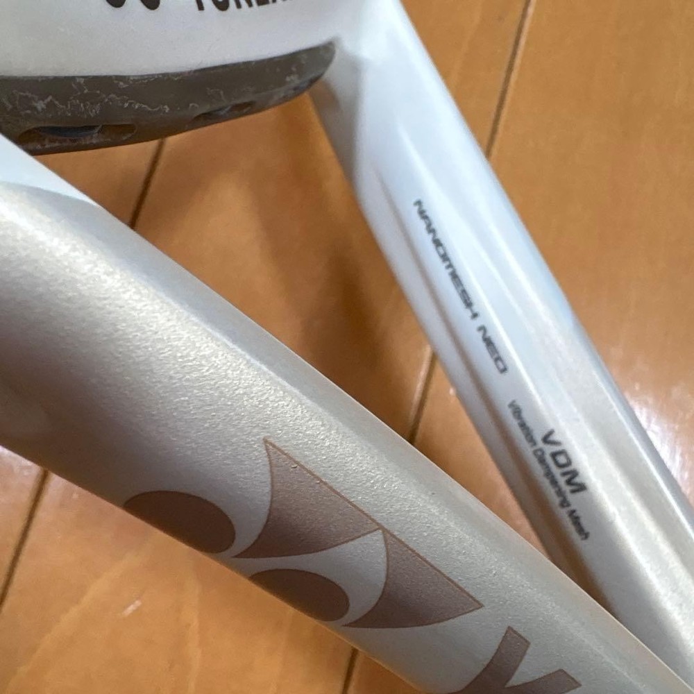 YONEX VCORE 100 Sand Beige G1