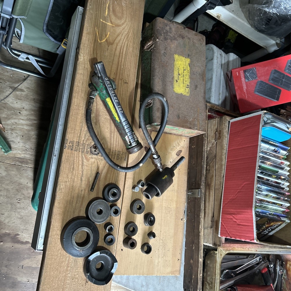 Greenlee 767 Knockout Kit   Untested