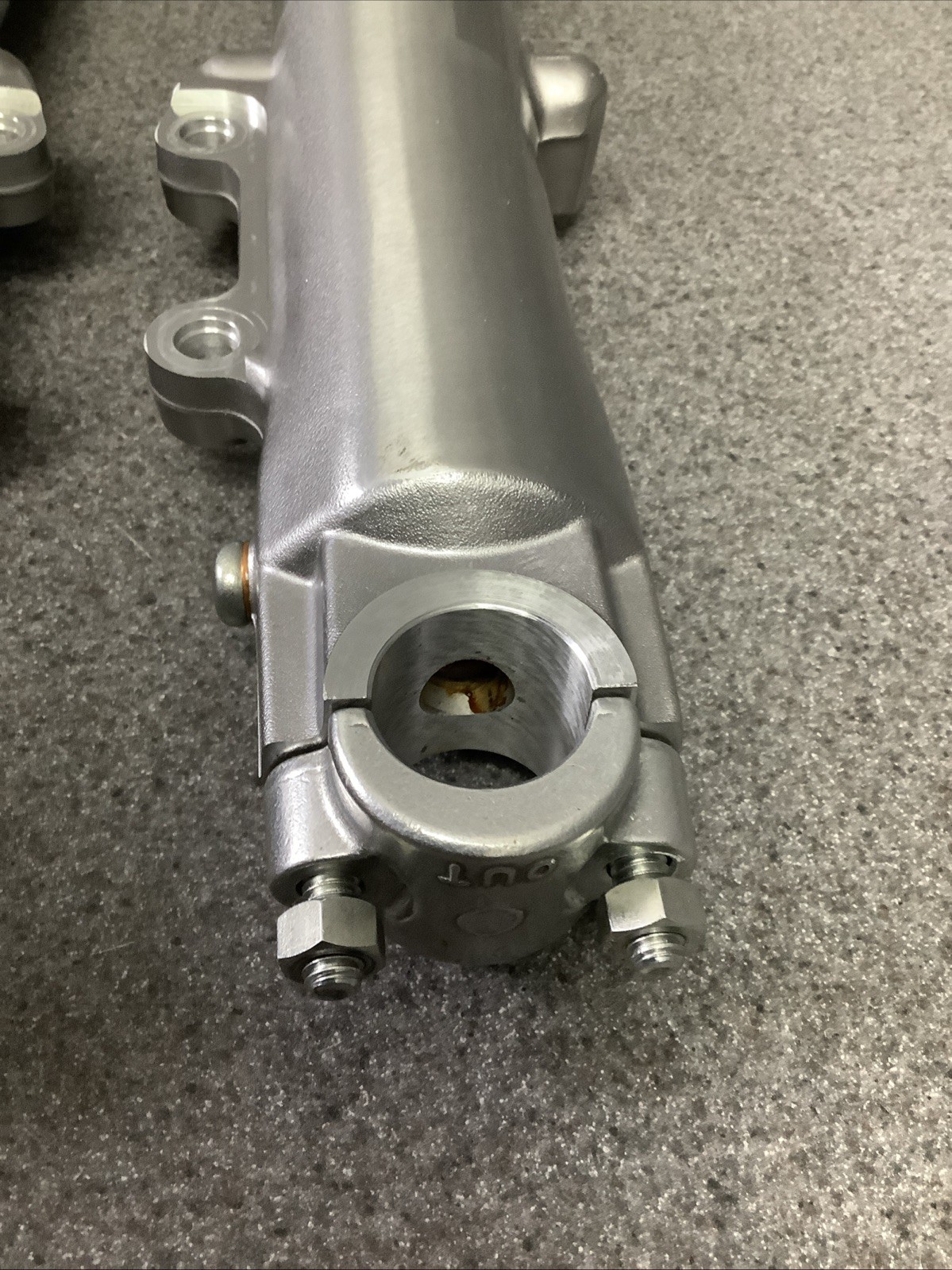 Harley Davidson 46495-06 / 46502-06 09-13 Touring Right Left Fork Slider (M56B)