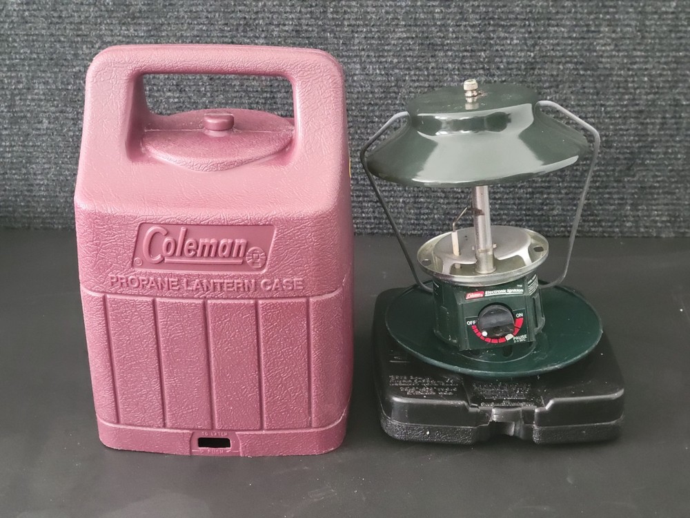 Coleman Electronic Ignition Propane Lantern Model 5154B700 w/ Hard Case - TESTED