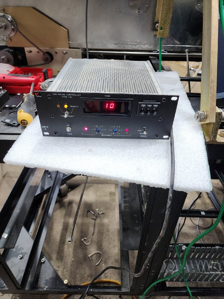 MKS 290C-04 ION GAUGE CONTROLLER WITH CABLE