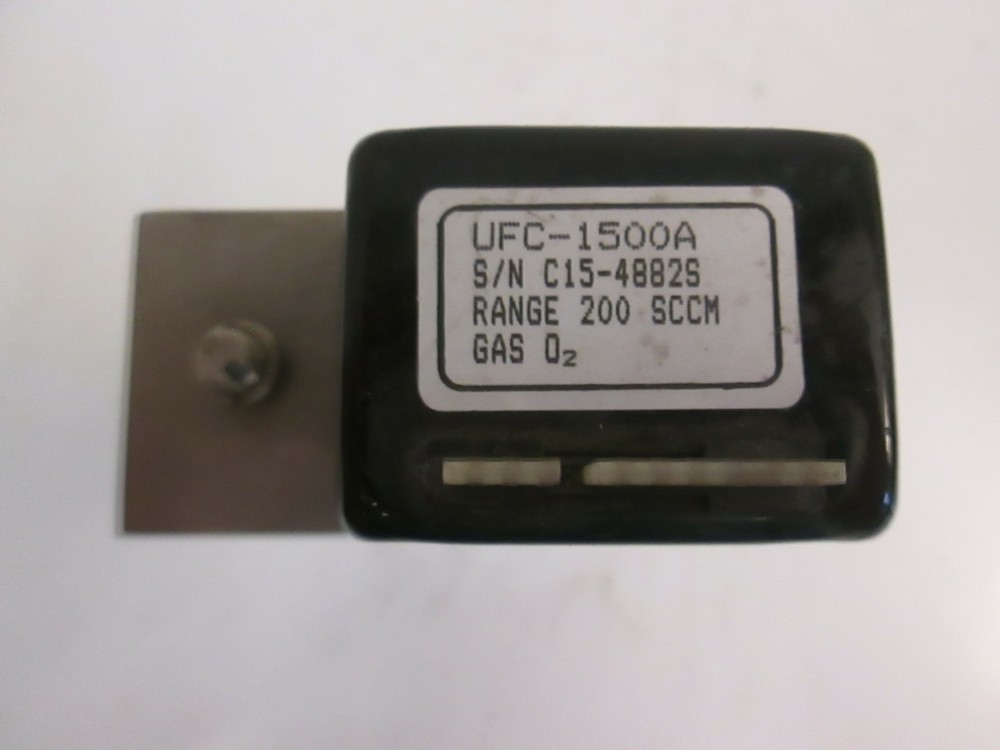 Unit UFC-1500A Oxygen (O2) Mass Flow Controller, 200 SCCM