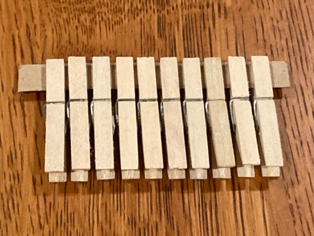 Small Wood & Spring Clothespins (10 pcs)
