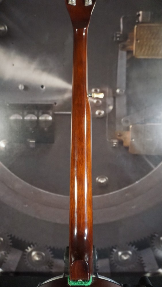 Crestline 5-String Banjo w/ Chipboard Case