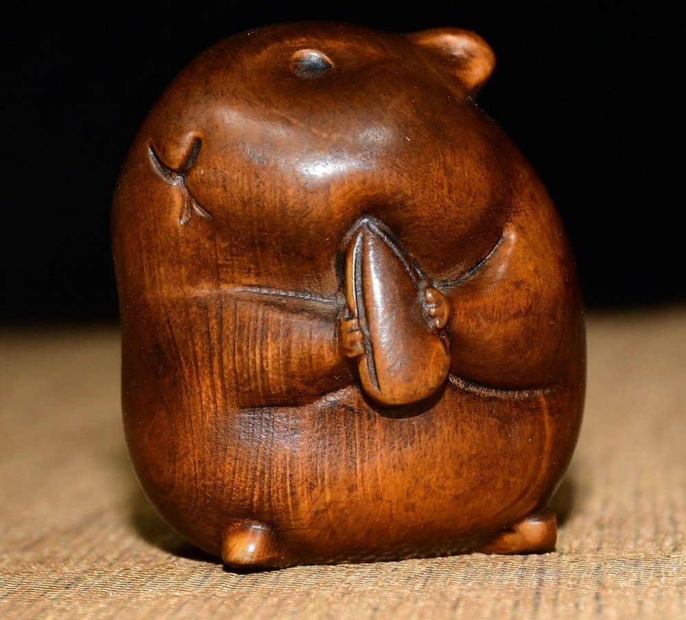 Treasured Small Leaf Boxwood Pine Mouse Ornament