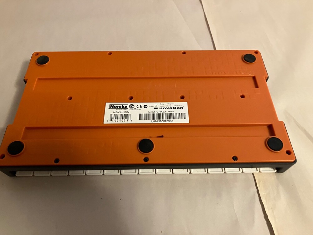 Novation Launchkey Mini Mk1 Midi controller