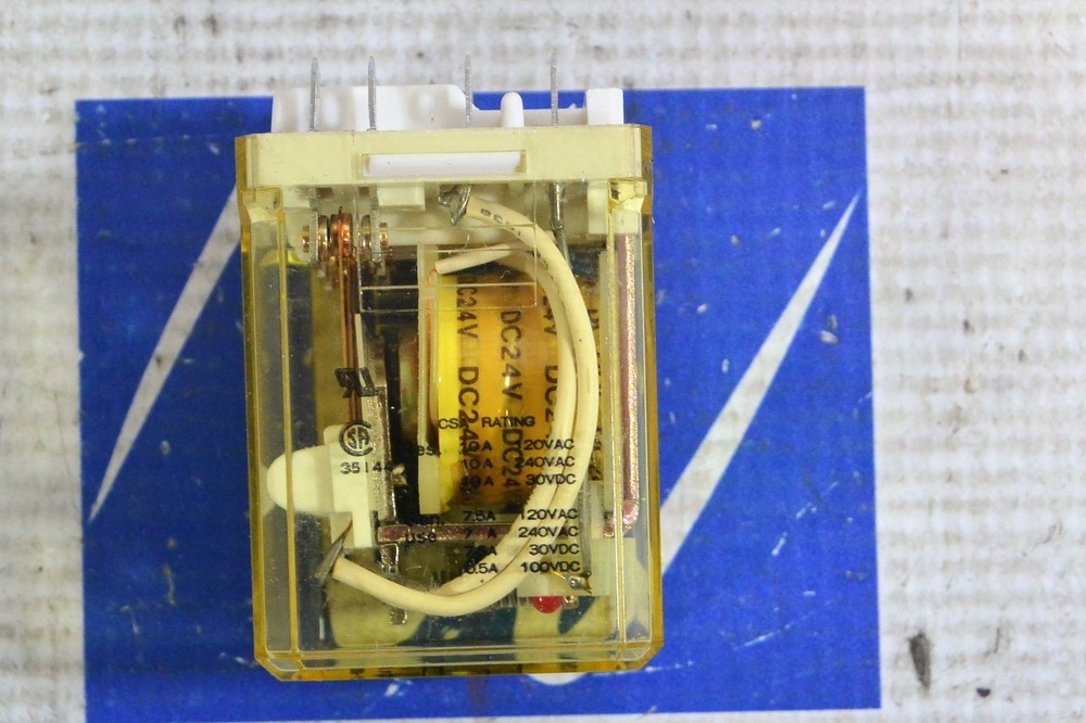 IDEC RR3B-UL ICE CUBE RELAY DC24V RR3B-UL