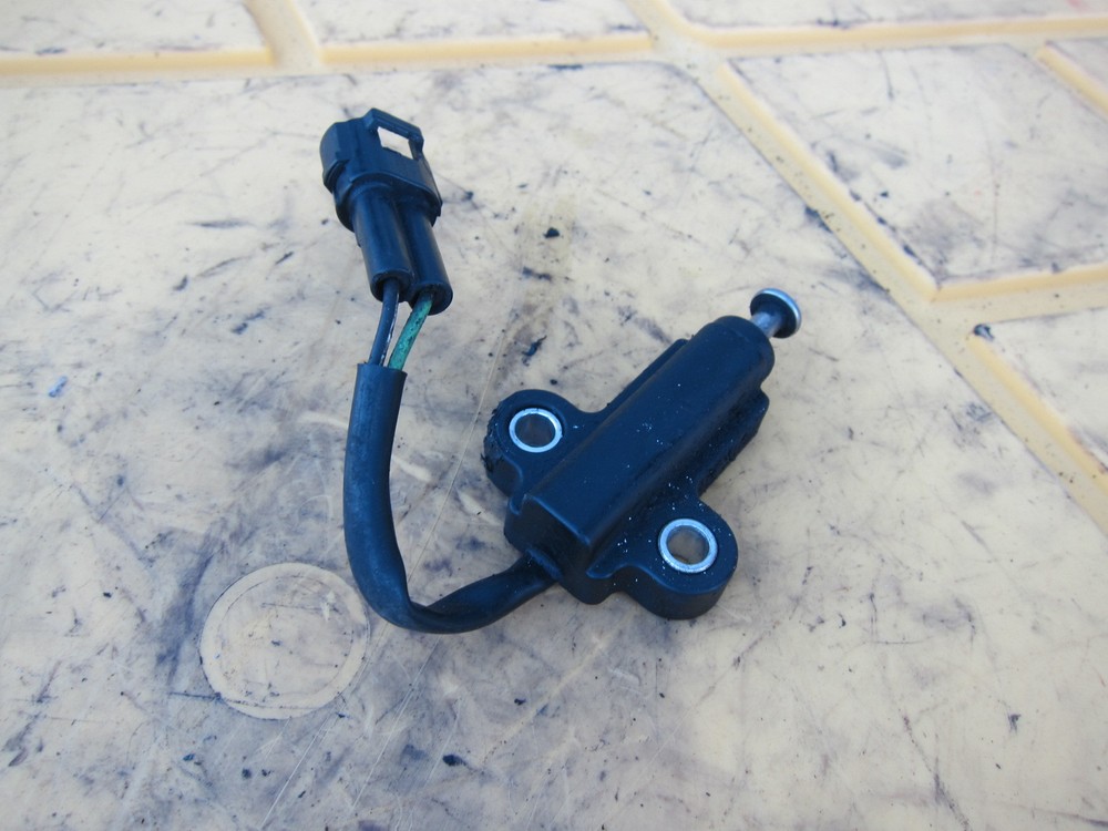 2005 Suzuki Boulevard C50 OEM KICKSTAND SIDE KICK STAND SENSOR