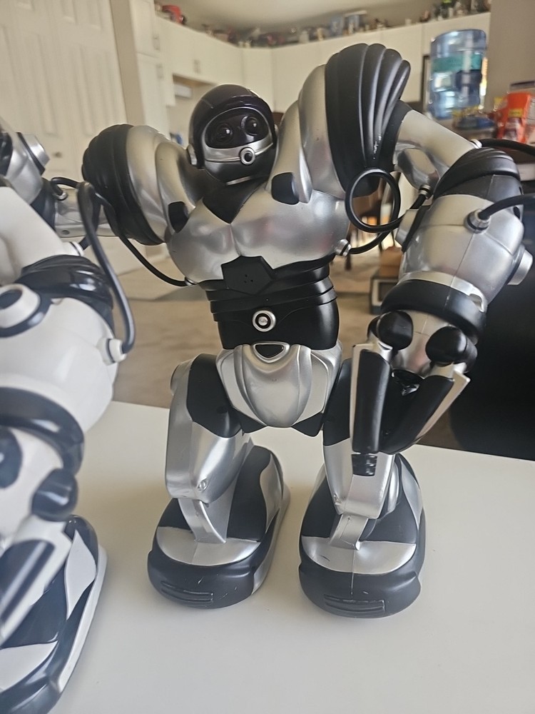 2 VINTAGE WOWWEE WHITE & BLACK ROBOSAPIEN ROBOT 2004 Untested Read