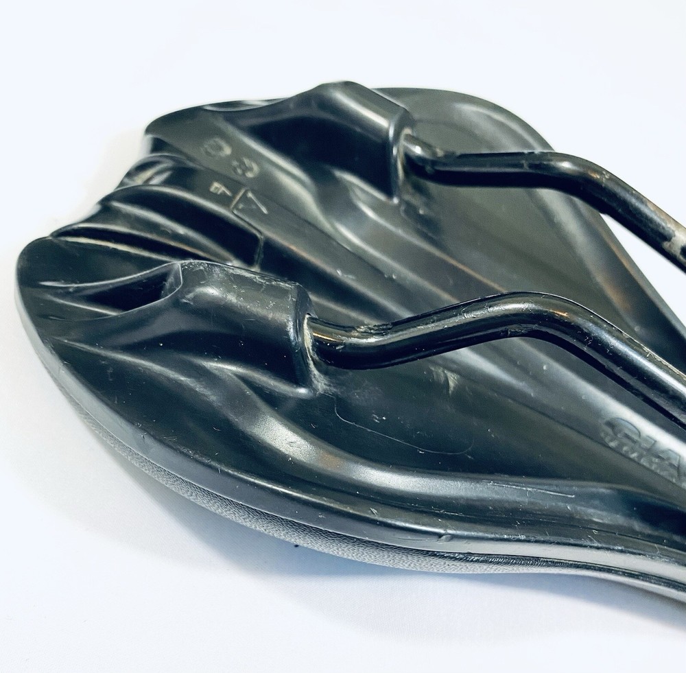 Giant Contact Forward Saddle Black- Used