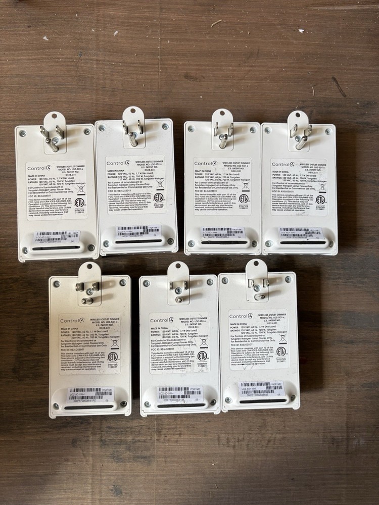 Control 4 Wireless Outlet Dimmer White LOZ-5D1-WH