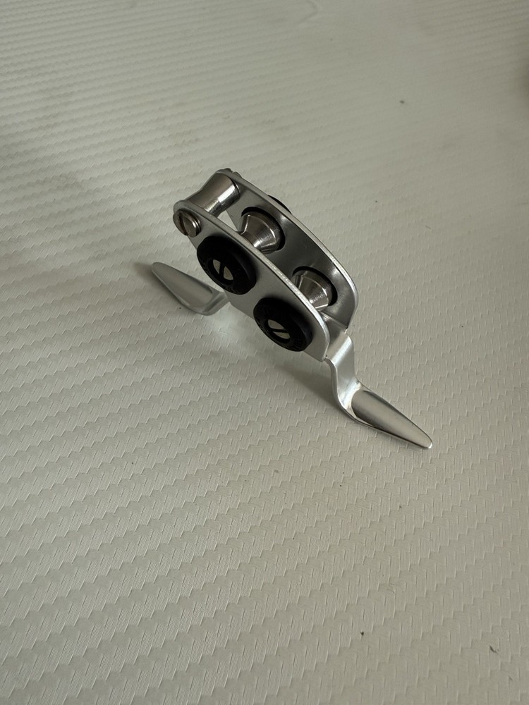 Stuart Heavy Duty Roller Guide D1