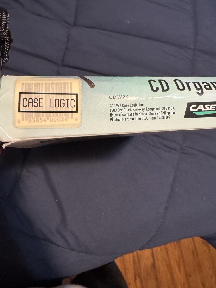 Case Logic Flip Disc 24-CD Hard Shell Storage Case Black New 2001 Retro