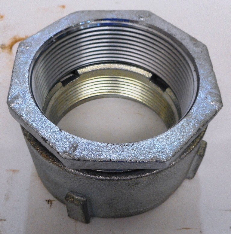 THOMAS & BETTS, MALL IRON COUPLING, TIGHT THREADED, 4-3/4" OUTSIDE DIAMETER