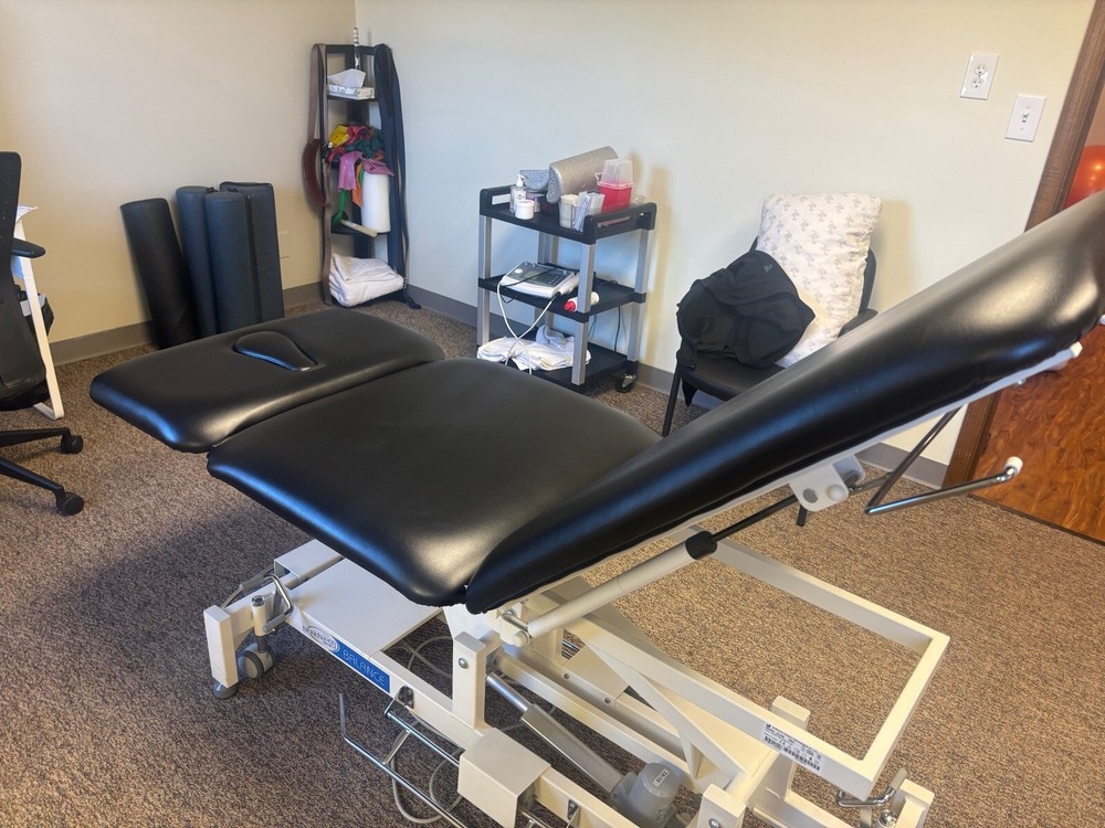 Electric Hi-Low treatment table