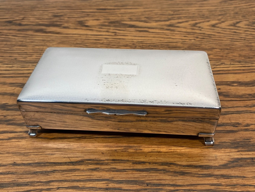 ANTIQUE ARISTOCRAT SILVER PLATE CIGARETTE TABLE TOP MACHINE TOP CASE BOX