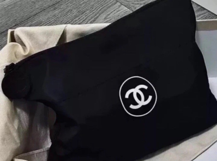 Black Beauty Pouch Chanel  VIP Cosmetic Makeup Case Organizer New