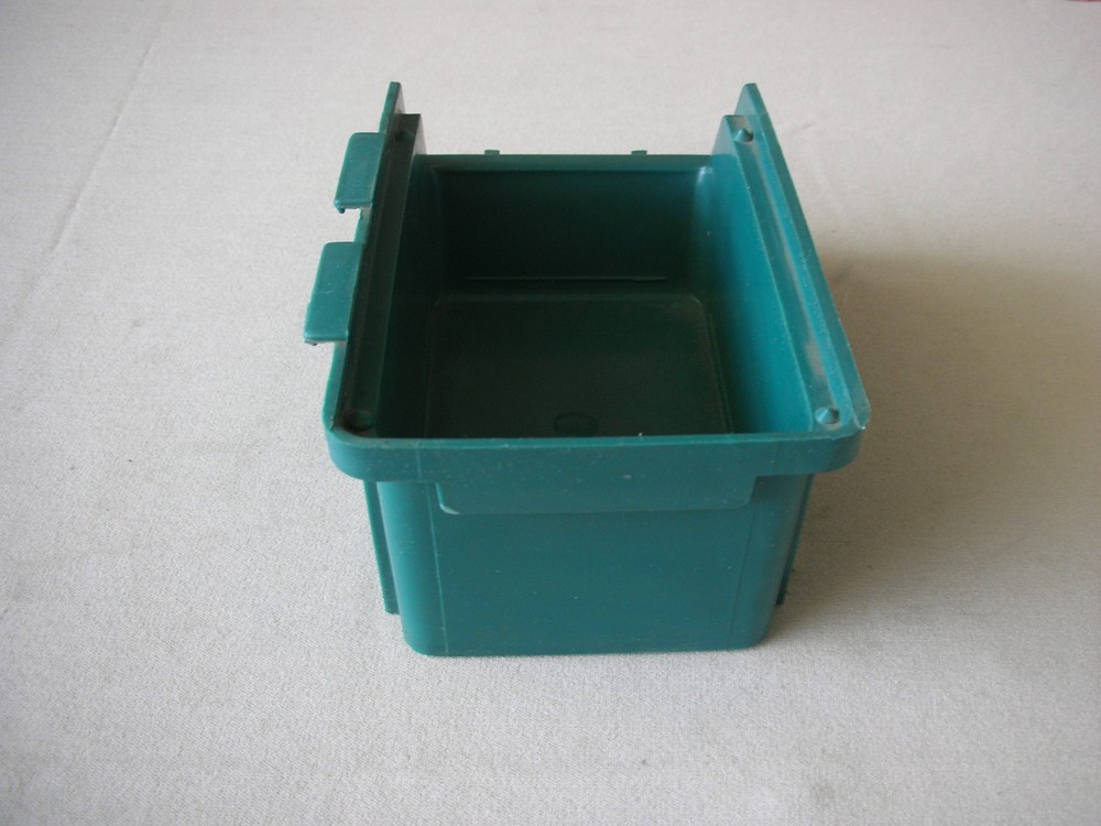 Alfa 2 Alfredo Martini Wolf's Mouth Container