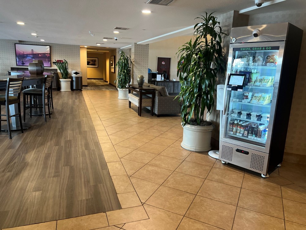 Fresh Food Smart Fridge Vending Microstore with Security Camera