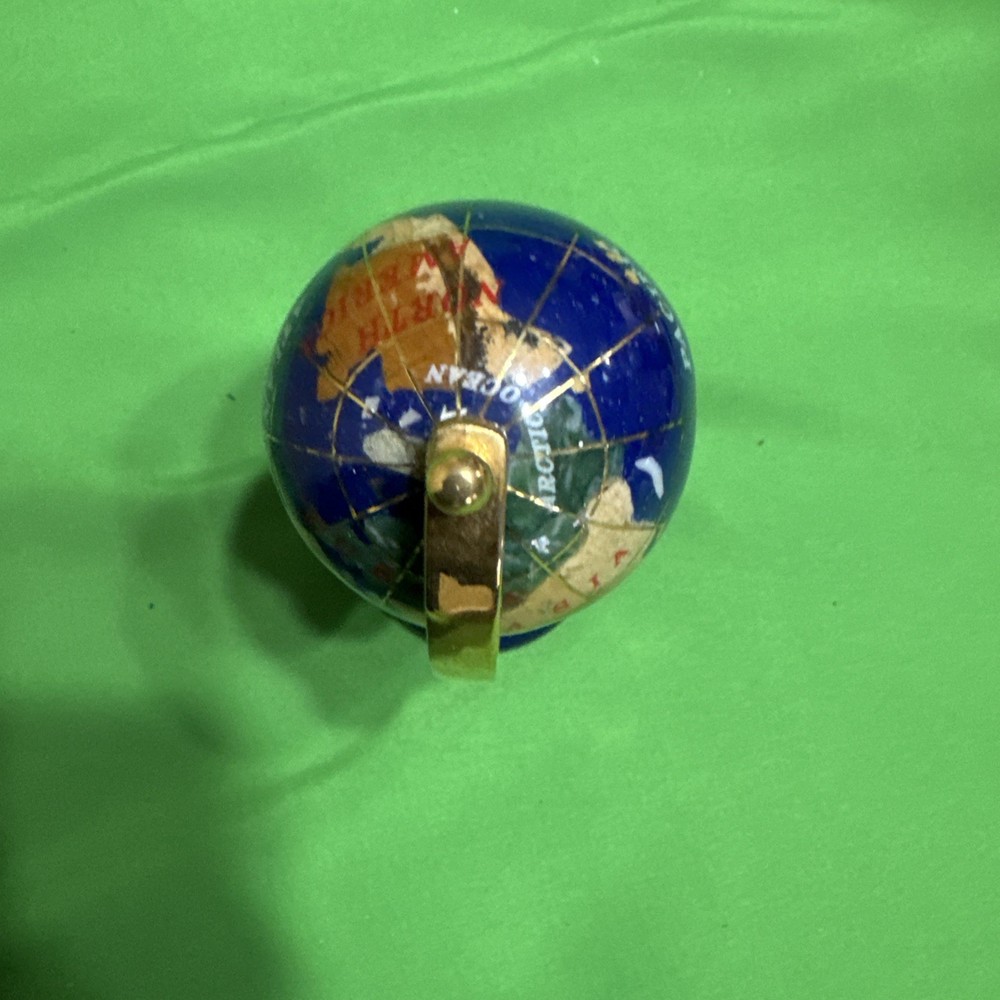 VTG. Blue World Globe.