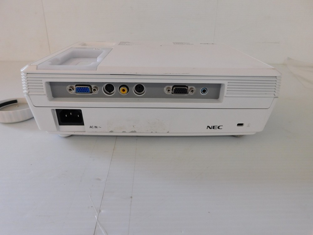 ^^ NEC MODEL NP200 PROJECTOR - NO REMOTE (SSP78)