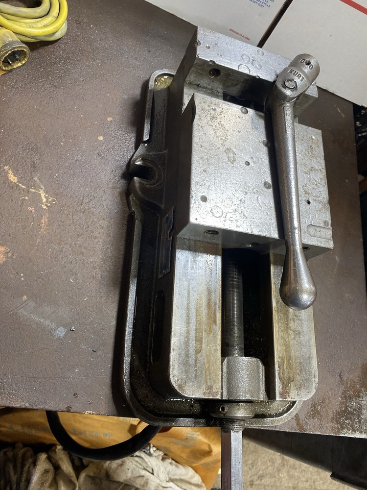 Kurt Machine Vise 6 “ With Handle ￼