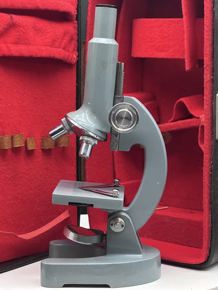 Vintage Sans & Streiffe Microscope Zoom 45-720X with Case
