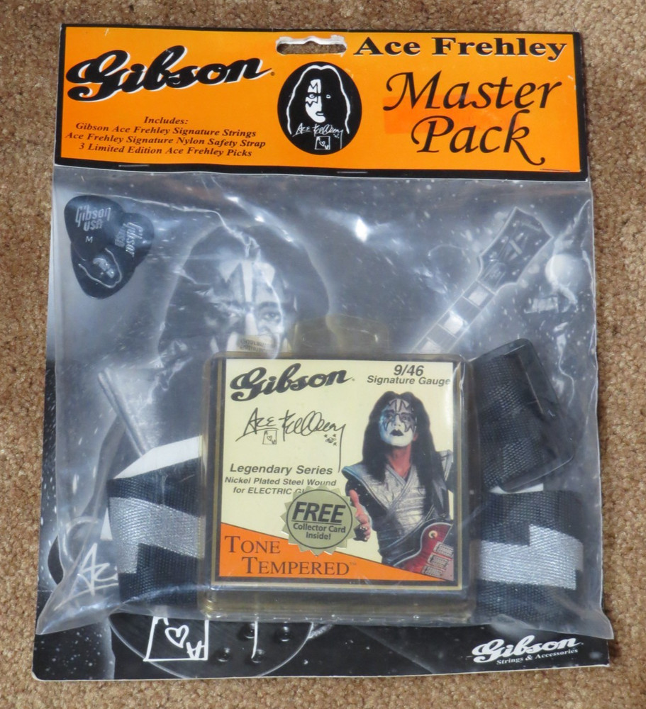 KISS ACE FREHLEY GIBSON GUITAR MASTER PACK SEALED ON CARD