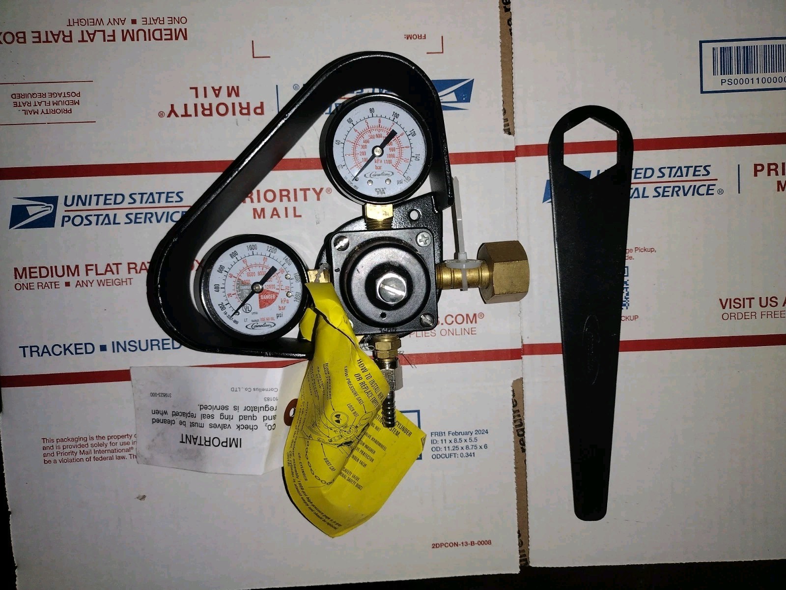 Cornelius Co2/Nitrogen Primary Gas Regulator With Metal Gauge Guard Soda/Beer