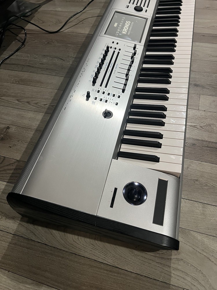 Korg Kronos 2 88 Platinum