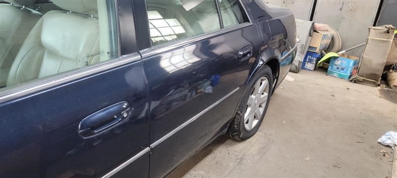 06 Cadillac DTS Console Front Floor