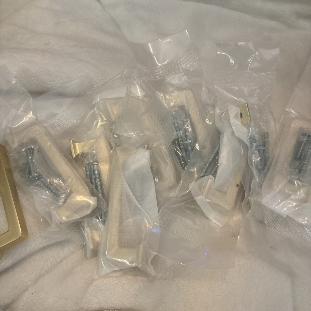 Amerdeco 10 Pack Brushed Gold Cabinet Pulls (read)