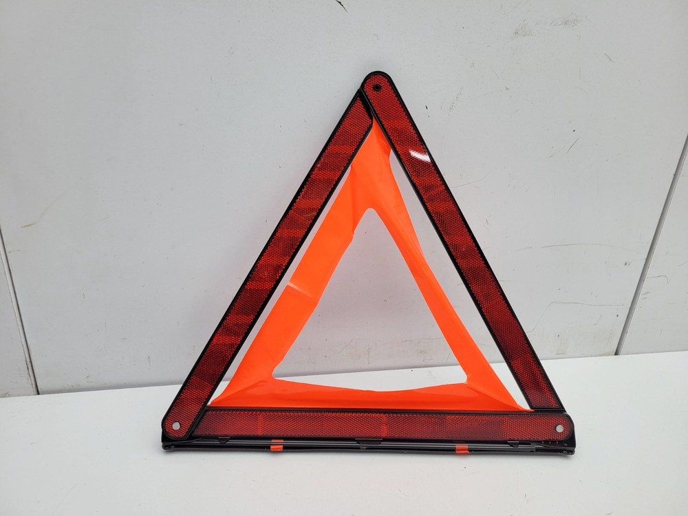 AUDI A4 B9 2017 HAZARD WARNING TRIANGLE 8T0860251
