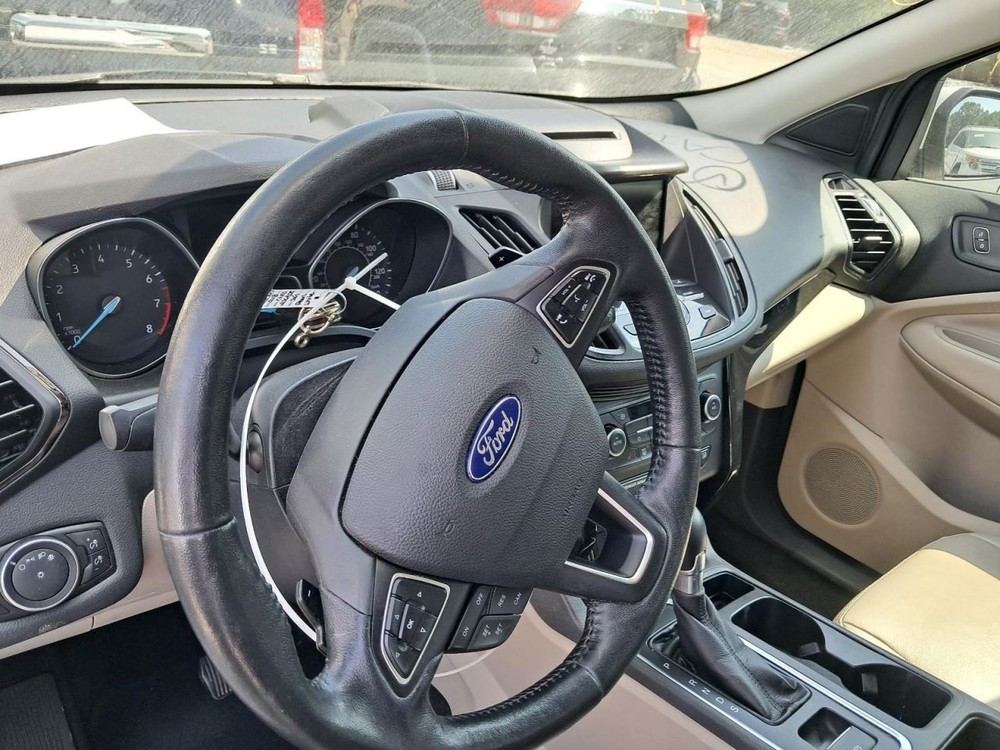 Console Front Floor SE Fits 17-19 ESCAPE 4800519