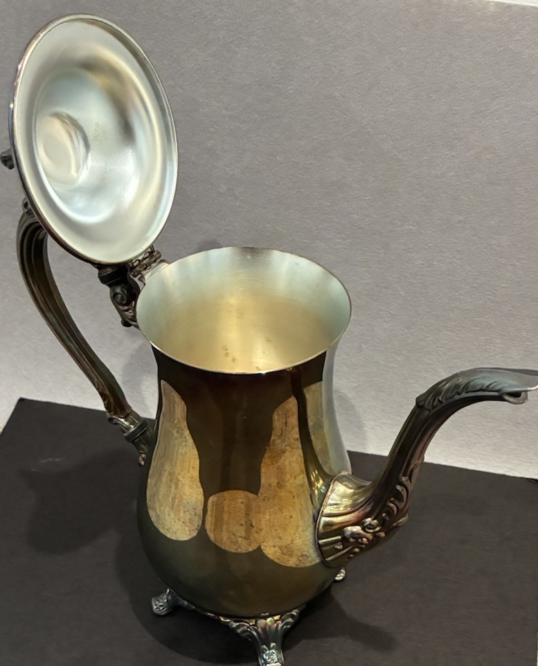 Vintage Oneida Footed Silver Plated Tea Pot/Coffee Pot 11”
