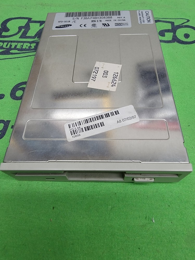 SAMSUNG 3.5 1.44MB Internal Floppy Drive SFD-321B /E